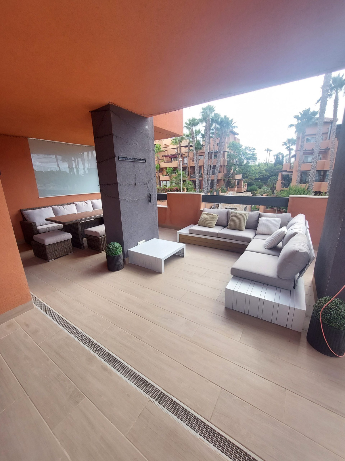 For sale - 2 Bedroom 2 Bathroom Apartment - in Villamartin - Orihuela Costa  - Alicante
