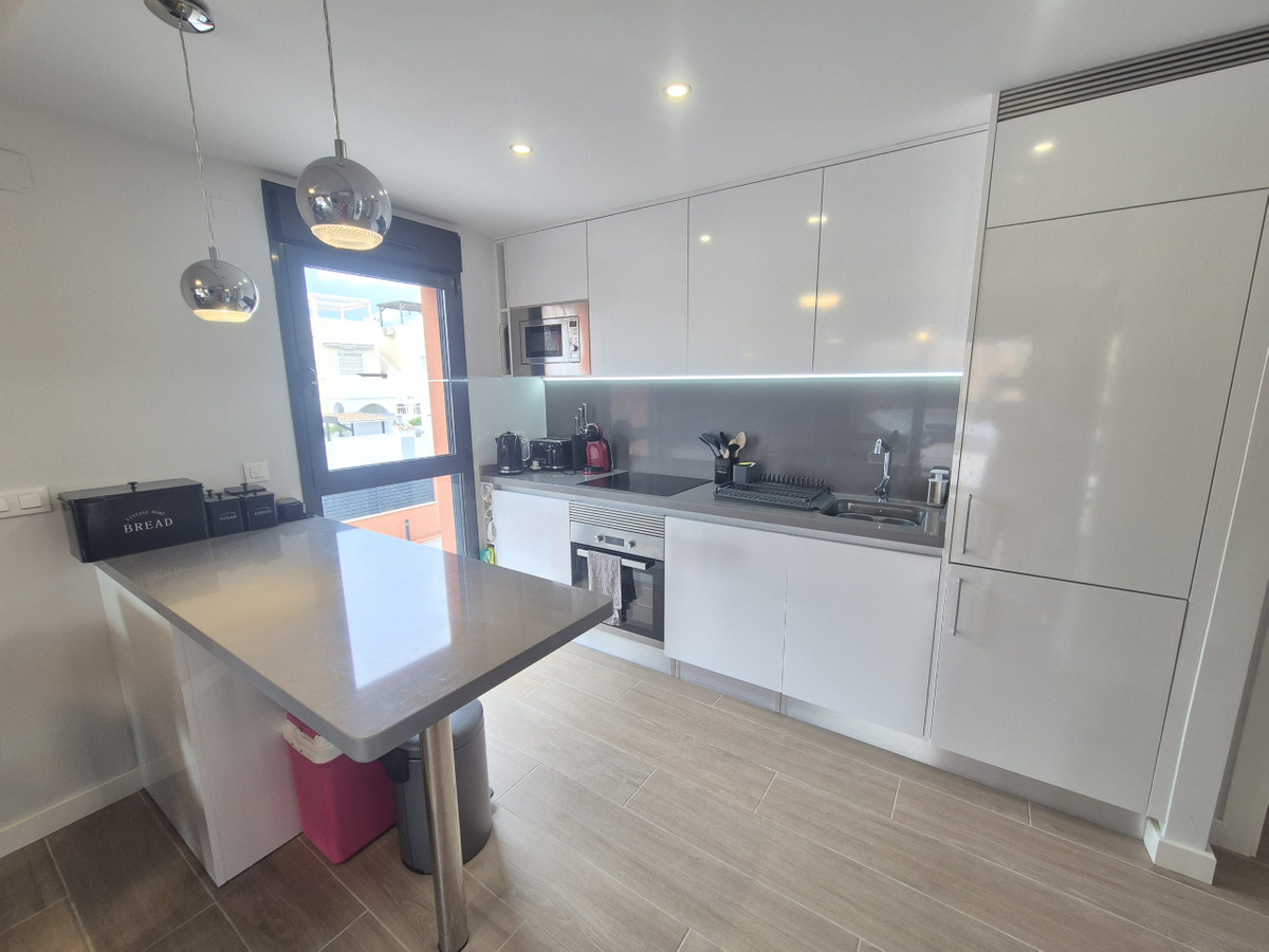 For sale - 2 Bedroom 2 Bathroom Apartment - in Villamartin - Orihuela Costa  - Alicante