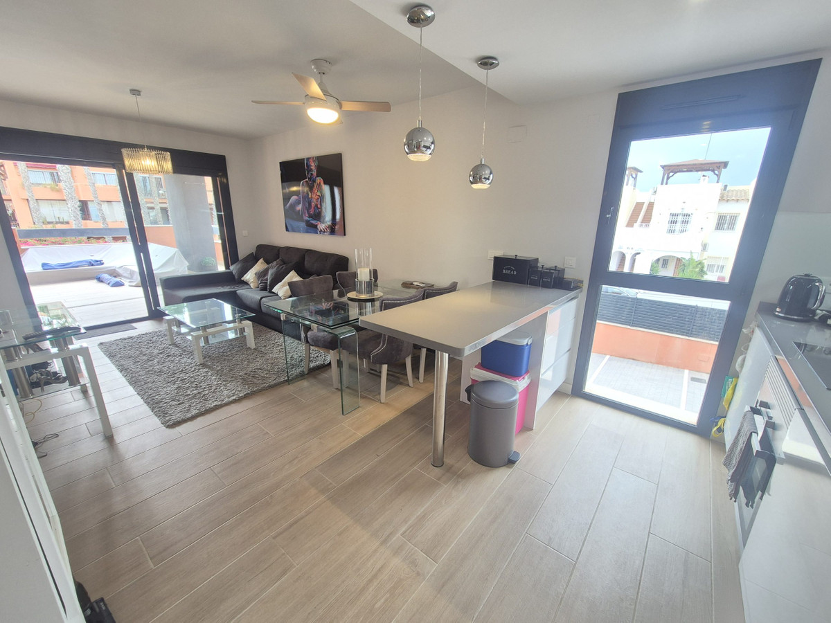 For sale - 2 Bedroom 2 Bathroom Apartment - in Villamartin - Orihuela Costa  - Alicante