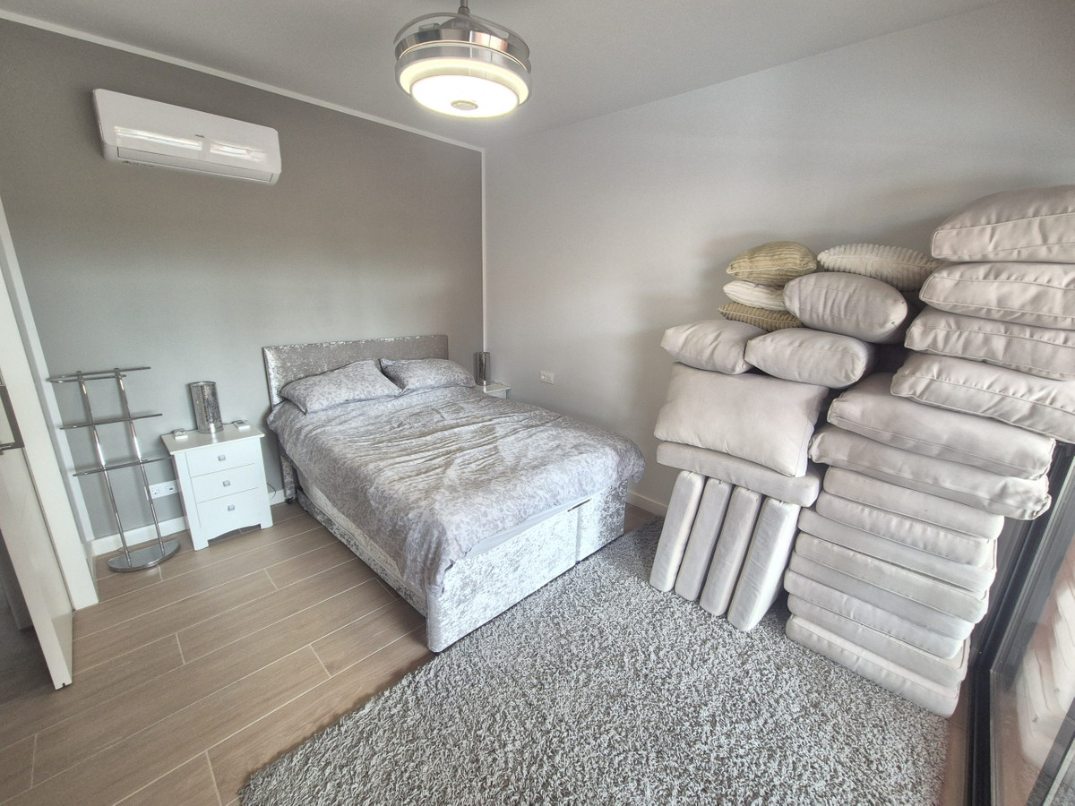 For sale - 2 Bedroom 2 Bathroom Apartment - in Villamartin - Orihuela Costa  - Alicante