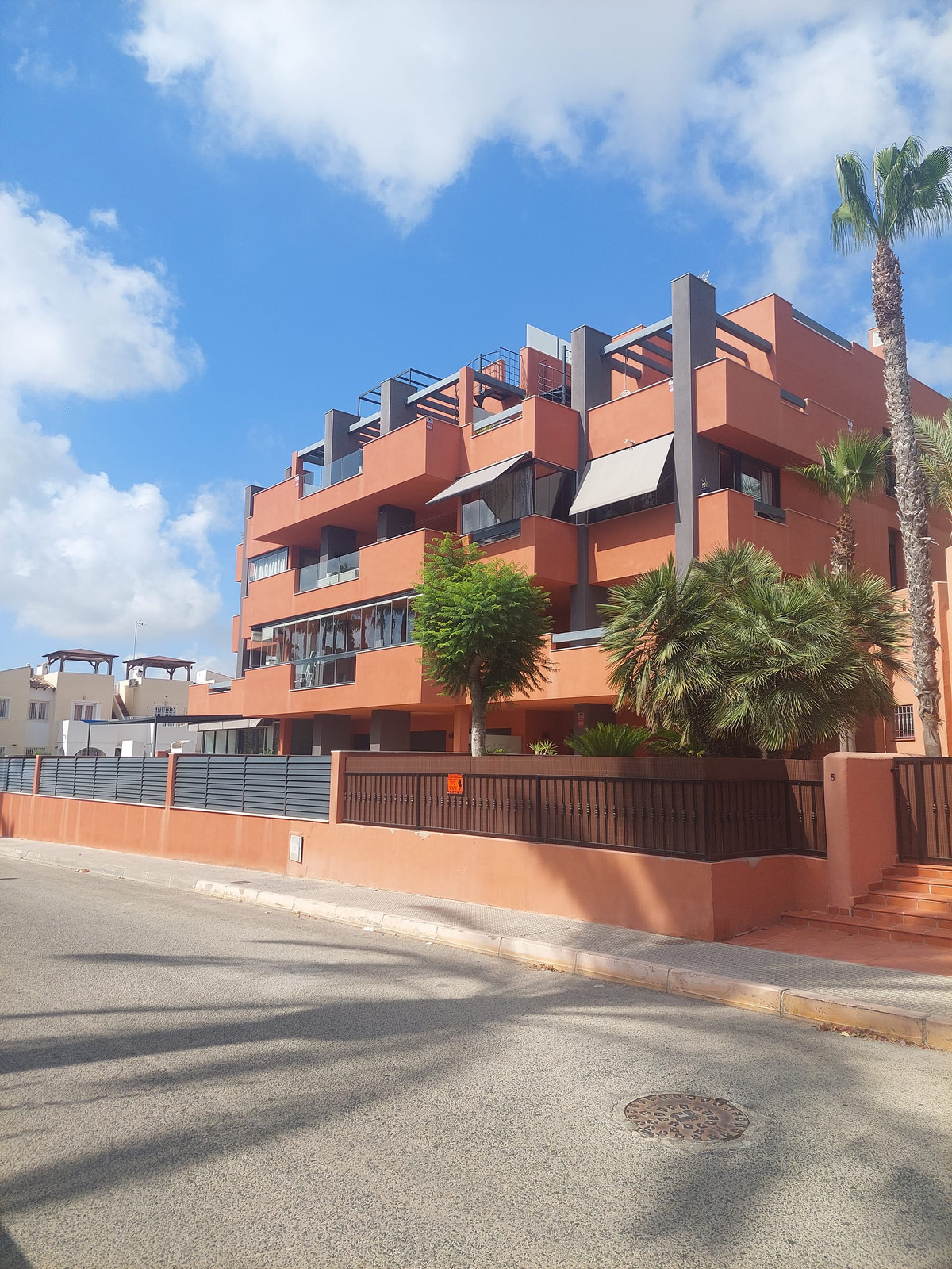 For sale - 2 Bedroom 2 Bathroom Apartment - in Villamartin - Orihuela Costa  - Alicante