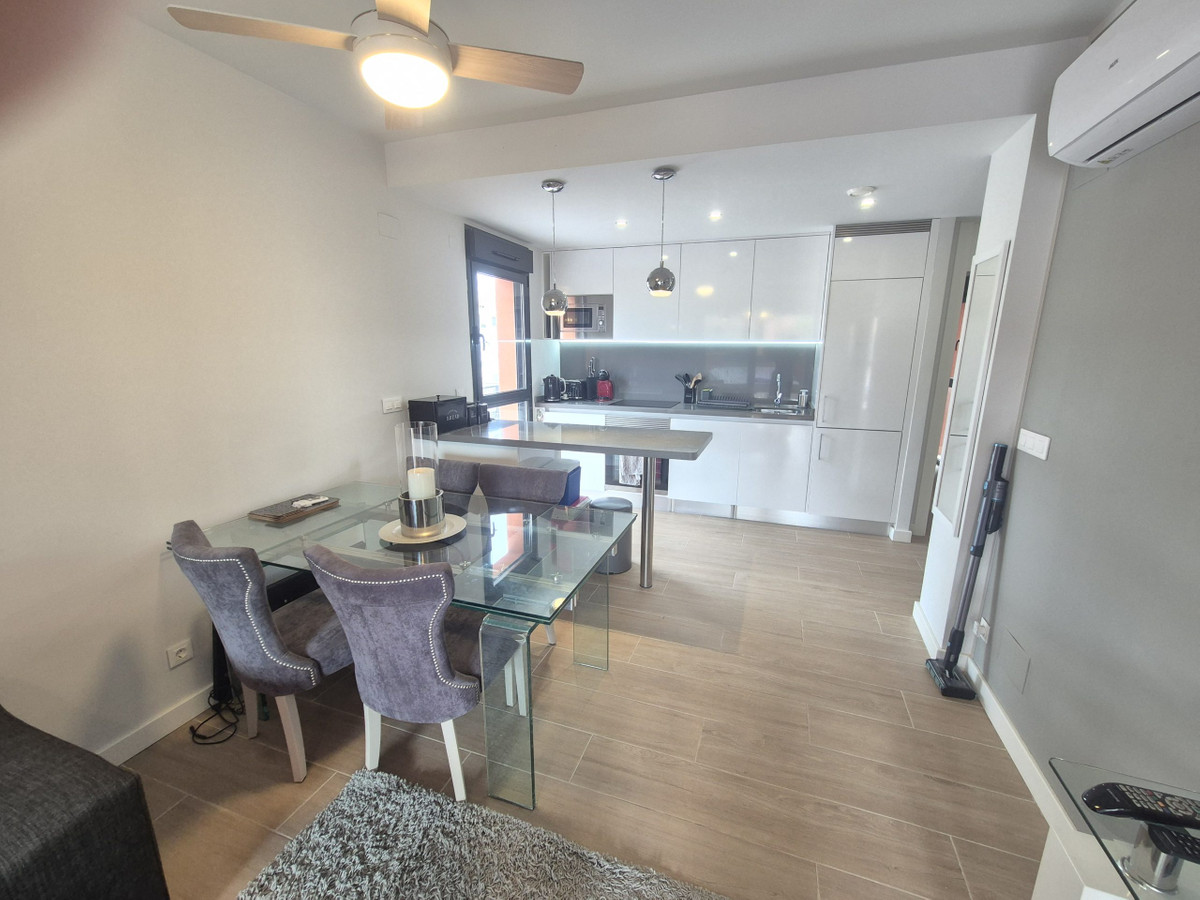 For sale - 2 Bedroom 2 Bathroom Apartment - in Villamartin - Orihuela Costa  - Alicante