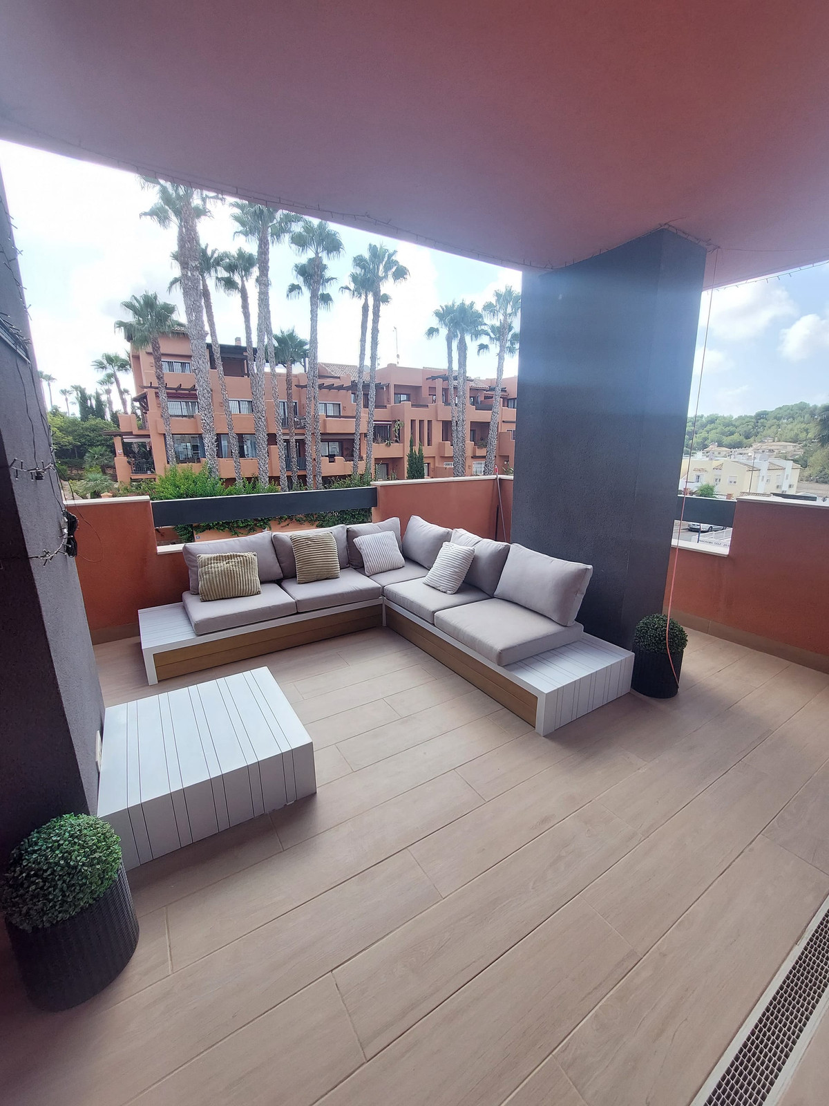 For sale - 2 Bedroom 2 Bathroom Apartment - in Villamartin - Orihuela Costa  - Alicante