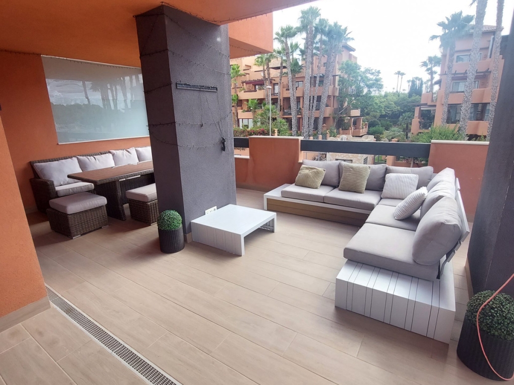 2 Bedroom 2 Bathroom Apartment - in Villamartin