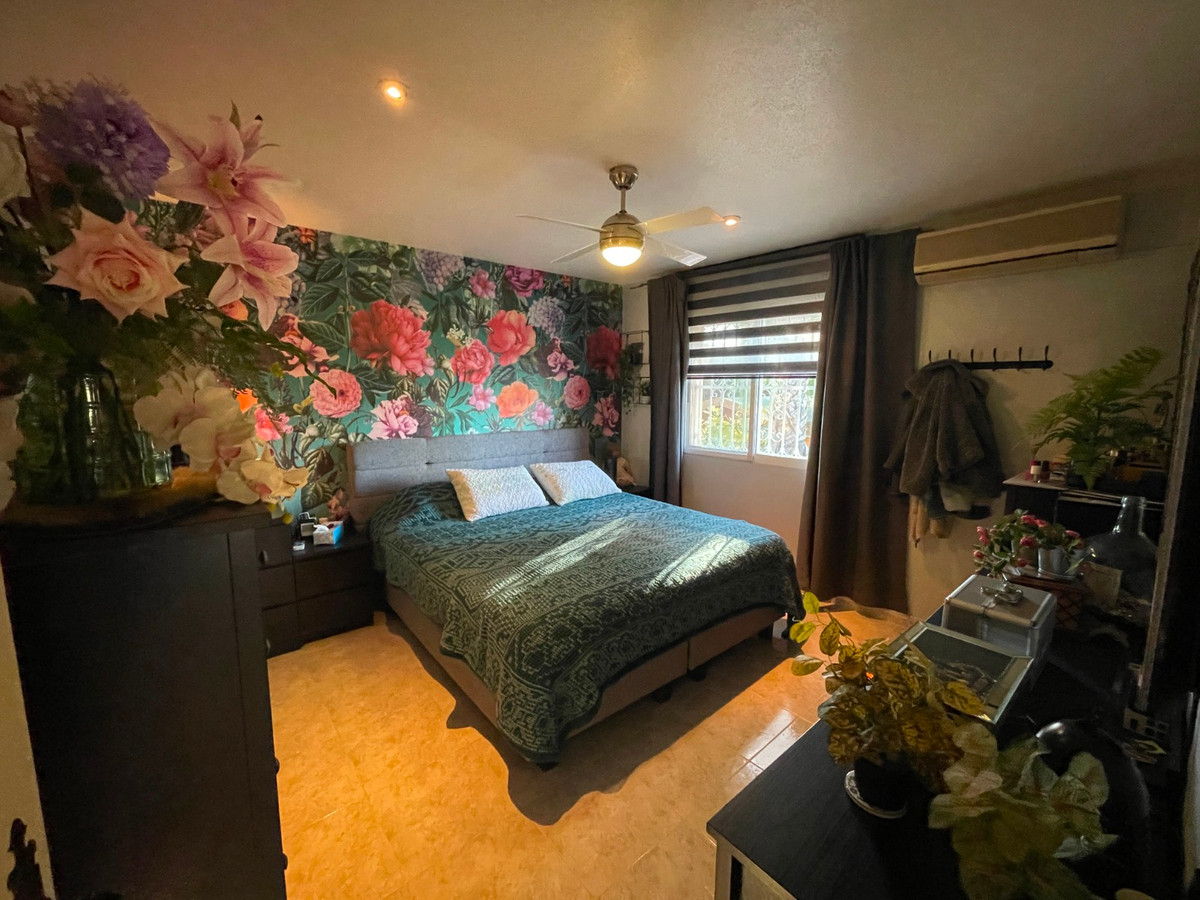 For sale - 5 Bedroom 3 Bathroom House - Detached Villa in Rojales - Benimar  - Alicante