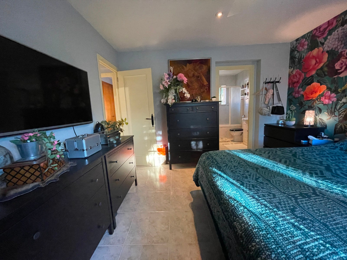 For sale - 5 Bedroom 3 Bathroom House - Detached Villa in Rojales - Benimar  - Alicante