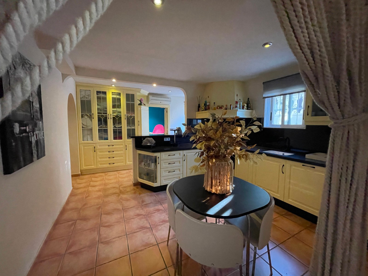 For sale - 5 Bedroom 3 Bathroom House - Detached Villa in Rojales - Benimar  - Alicante