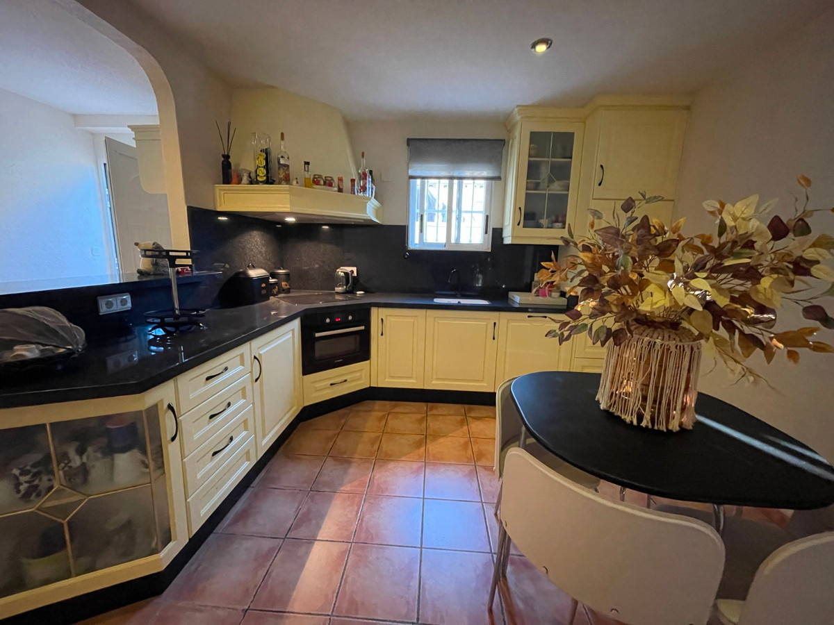 For sale - 5 Bedroom 3 Bathroom House - Detached Villa in Rojales - Benimar  - Alicante