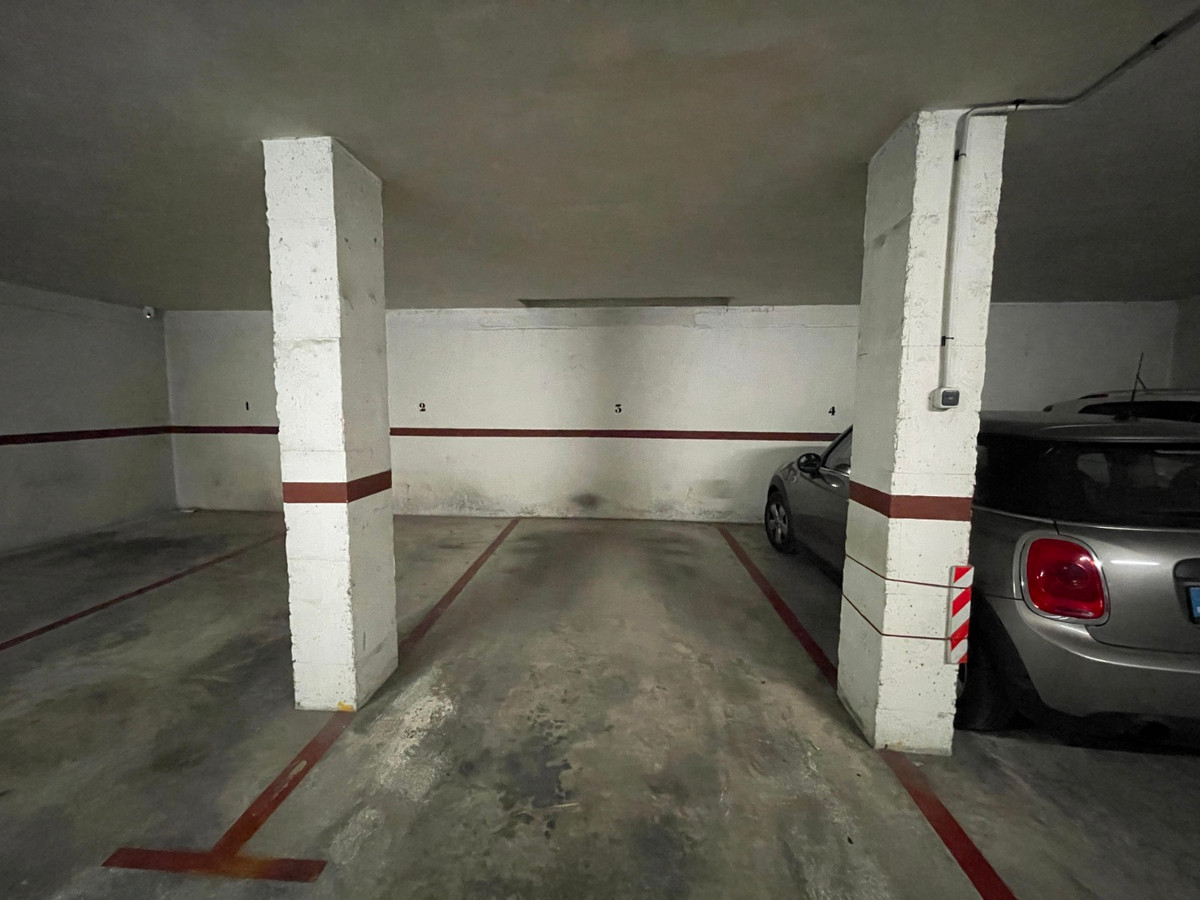 For sale - 4 Bedroom 2 Bathroom Apartment - Ground Floor Apartment in Torrevieja - Torrevieja Centro  - Alicante