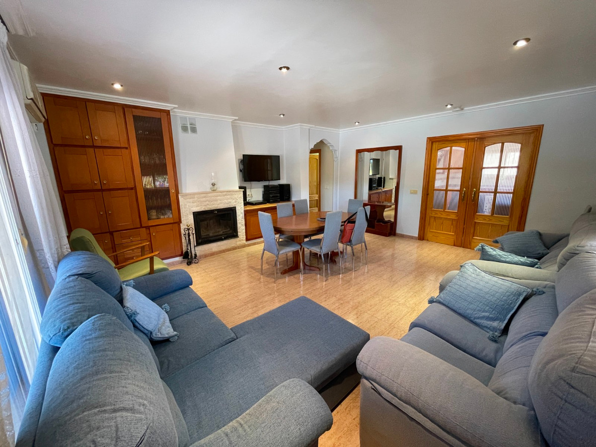 For sale - 3 Bedroom 1 Bathroom House - Detached Villa in Crevillente - Crevillent - Crevillente - Crevillent Centro  - Alicante