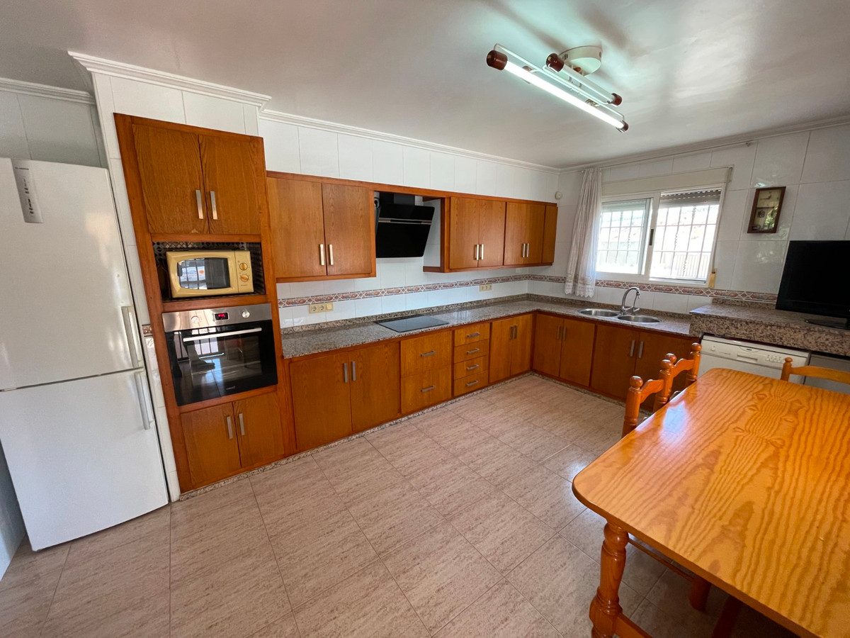 For sale - 3 Bedroom 1 Bathroom House - Detached Villa in Crevillente - Crevillent - Crevillente - Crevillent Centro  - Alicante