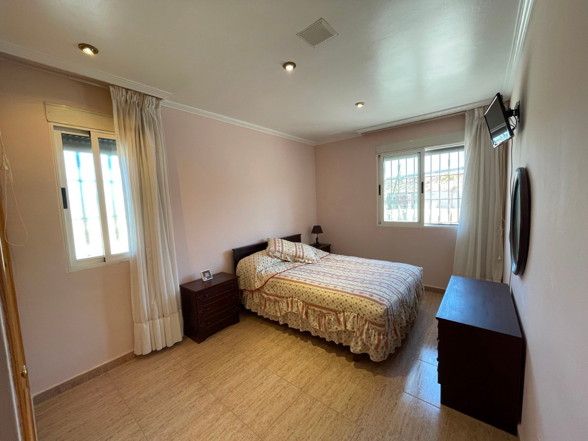 For sale - 3 Bedroom 1 Bathroom House - Detached Villa in Crevillente - Crevillent - Crevillente - Crevillent Centro  - Alicante