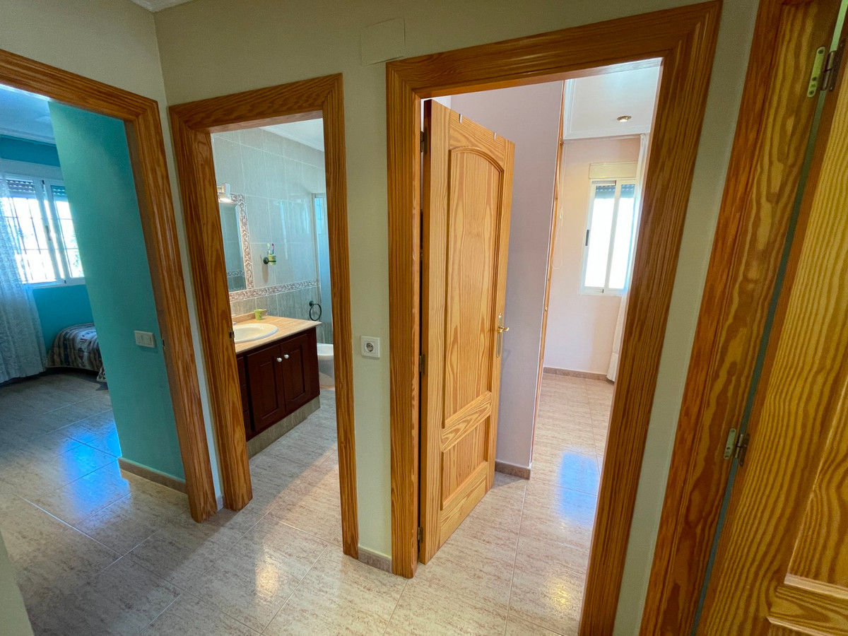 For sale - 3 Bedroom 1 Bathroom House - Detached Villa in Crevillente - Crevillent - Crevillente - Crevillent Centro  - Alicante