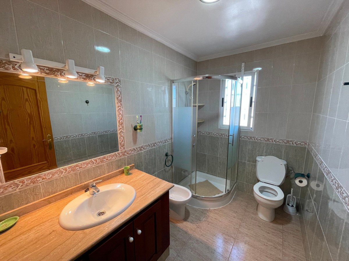 For sale - 3 Bedroom 1 Bathroom House - Detached Villa in Crevillente - Crevillent - Crevillente - Crevillent Centro  - Alicante