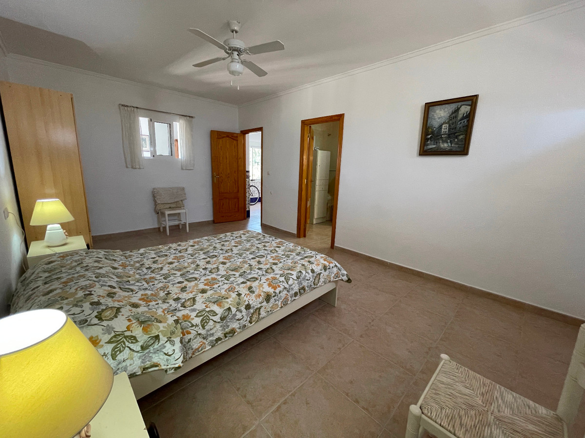 For sale - 4 Bedroom 3 Bathroom House - Detached Villa in Daya Nueva - Daya Nueva Centro  - Alicante