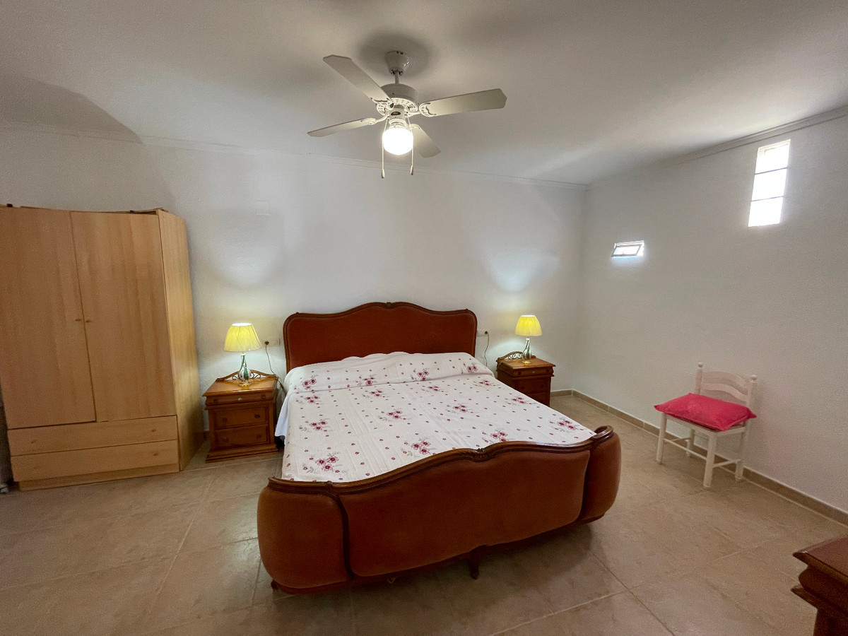 For sale - 4 Bedroom 3 Bathroom House - Detached Villa in Daya Nueva - Daya Nueva Centro  - Alicante