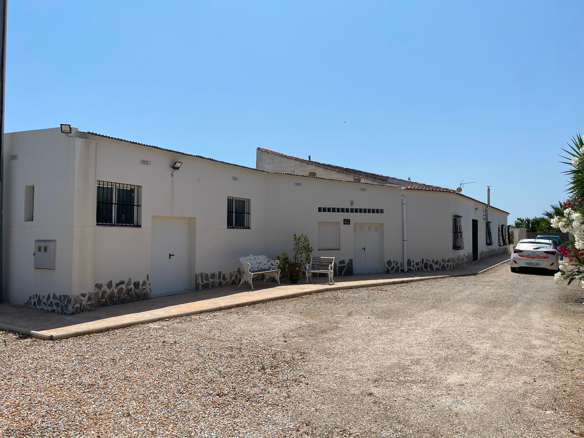 For sale - 4 Bedroom 3 Bathroom House - Detached Villa in Daya Nueva - Daya Nueva Centro  - Alicante