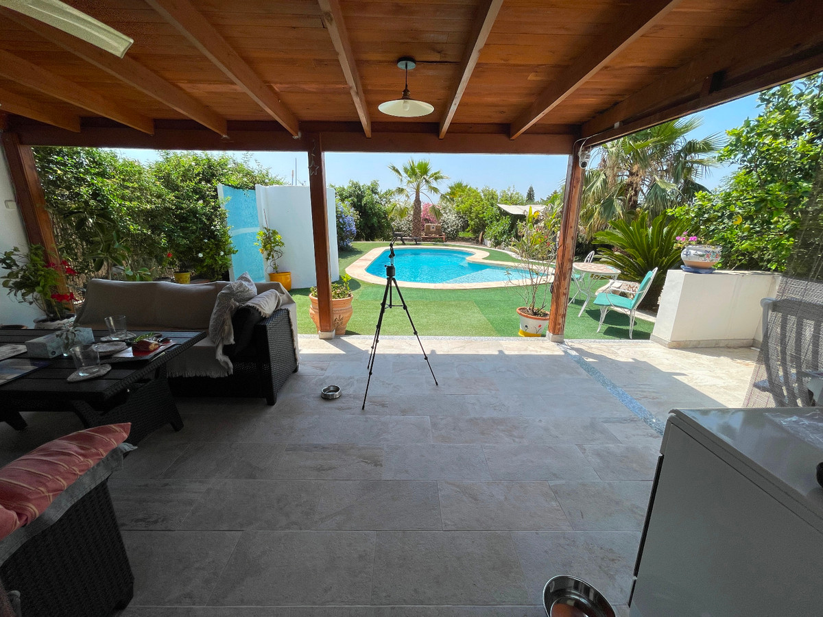 For sale - 4 Bedroom 3 Bathroom House - Detached Villa in Daya Nueva - Daya Nueva Centro  - Alicante