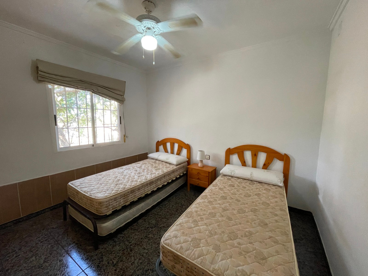 For sale - 3 Bedroom 2 Bathroom House - Detached Villa in Guardamar del Segura - Guardamar del Segura Centro  - Alicante