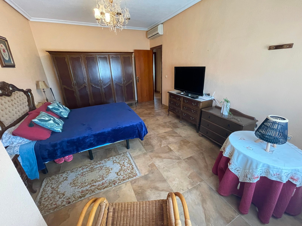 For sale - 5 Bedroom 2 Bathroom House - Detached Villa in San Miguel de Salinas - San Miguel de Salinas Centro  - Alicante