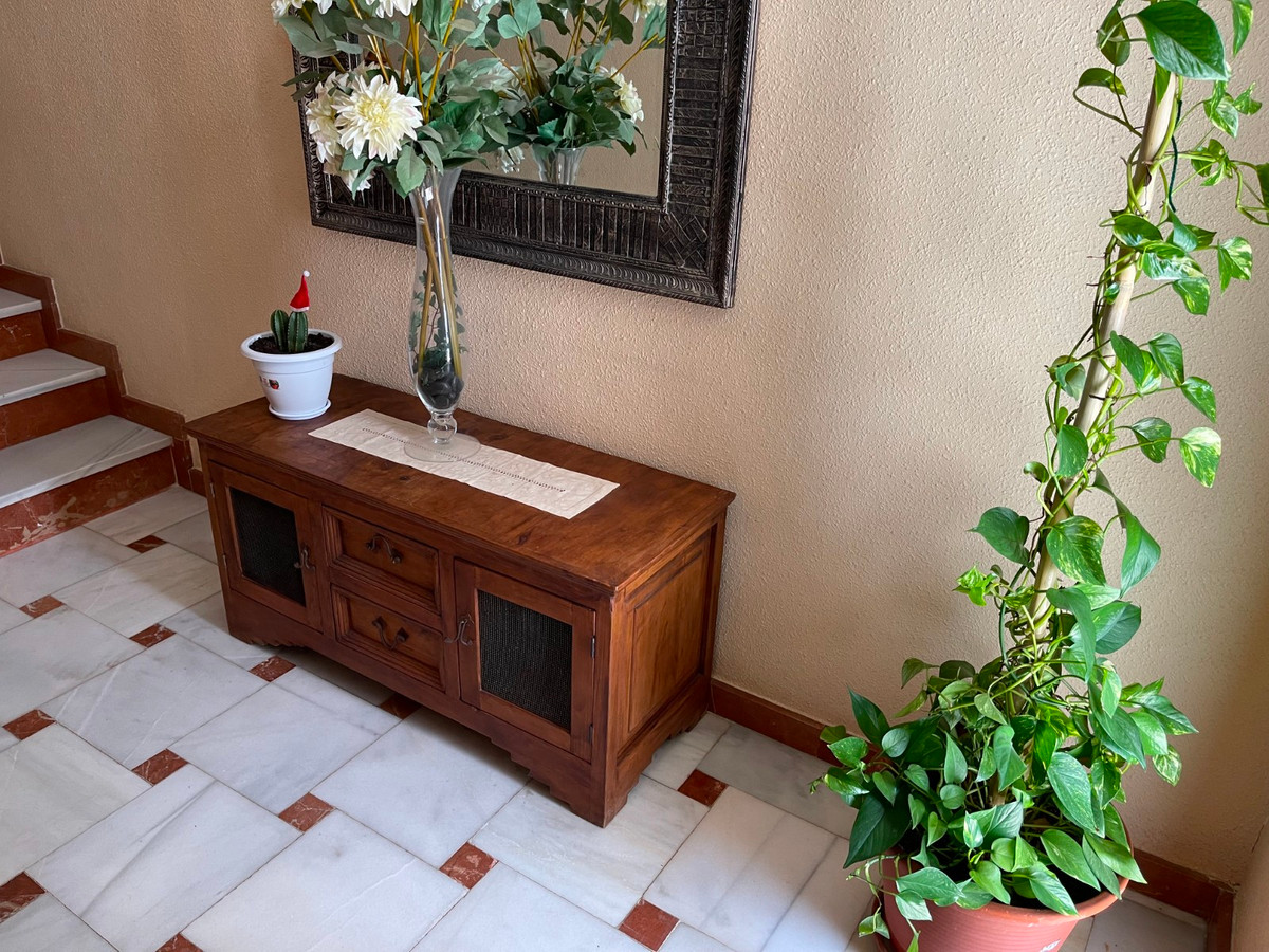 For sale - 5 Bedroom 2 Bathroom House - Detached Villa in San Miguel de Salinas - San Miguel de Salinas Centro  - Alicante