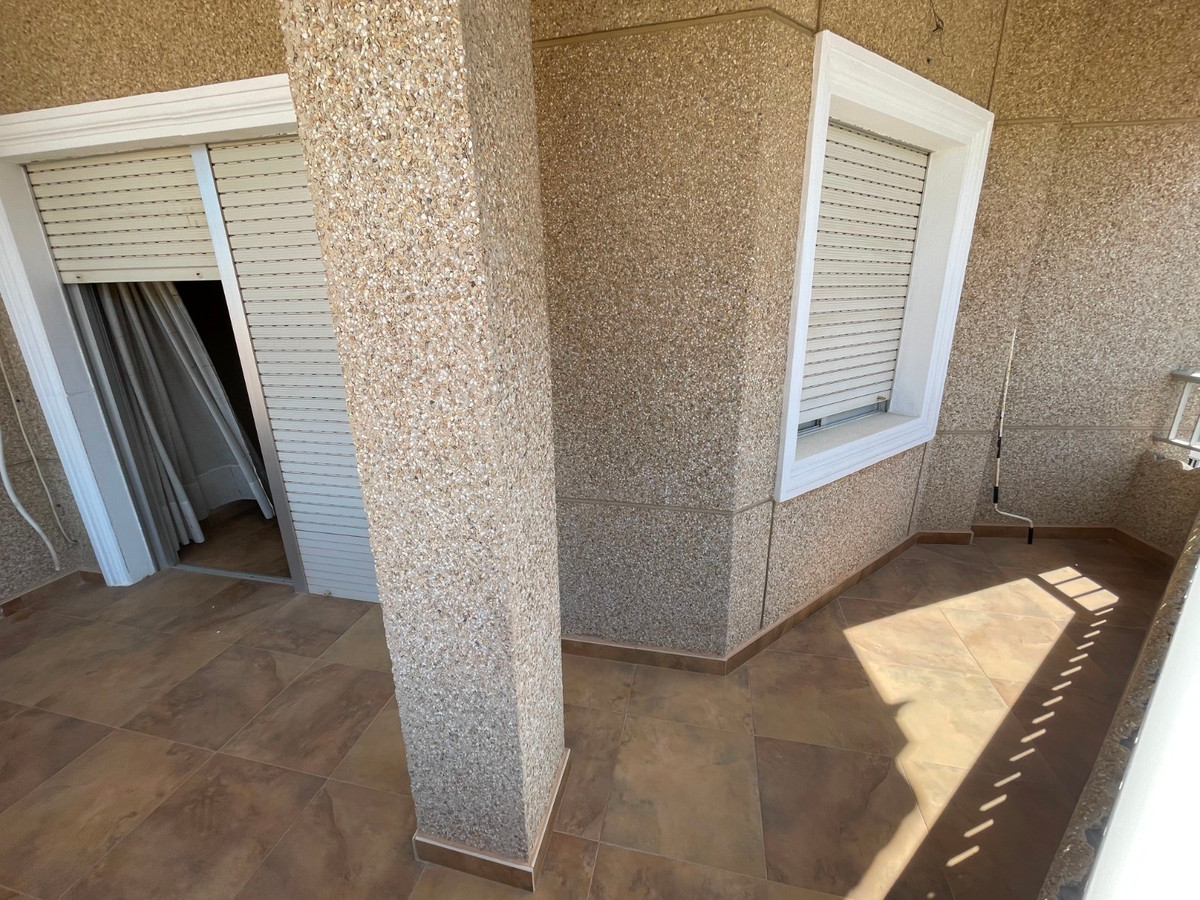 For sale - 5 Bedroom 2 Bathroom House - Detached Villa in San Miguel de Salinas - San Miguel de Salinas Centro  - Alicante