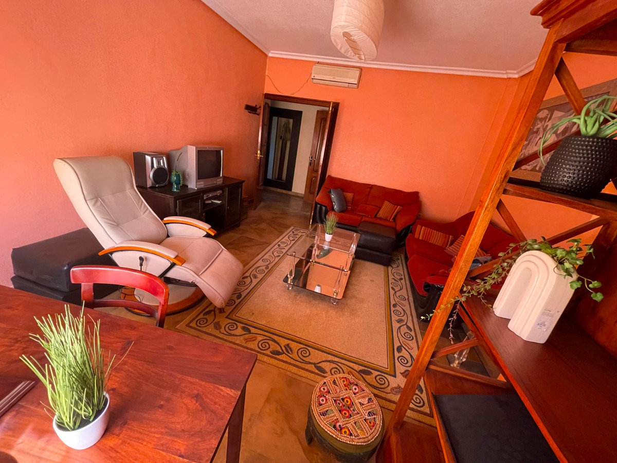 For sale - 5 Bedroom 2 Bathroom House - Detached Villa in San Miguel de Salinas - San Miguel de Salinas Centro  - Alicante