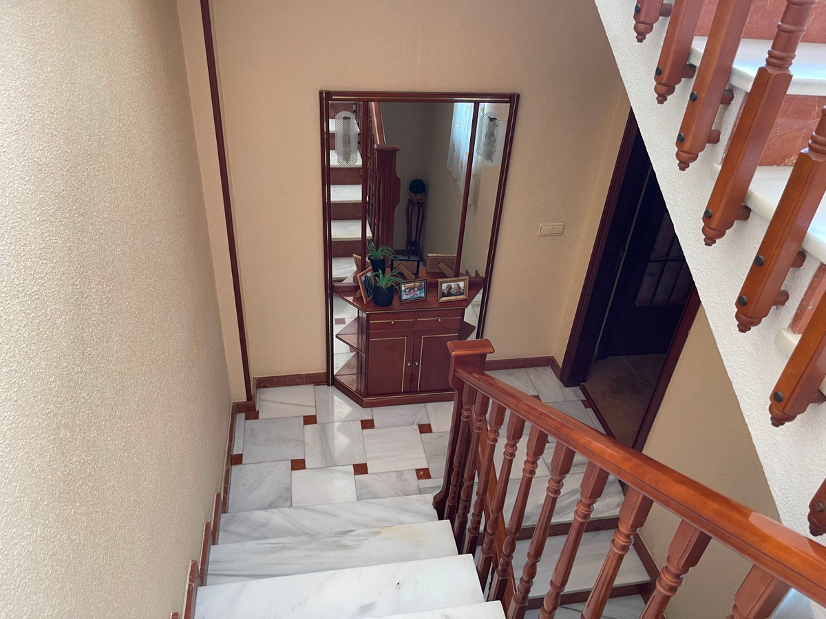 For sale - 5 Bedroom 2 Bathroom House - Detached Villa in San Miguel de Salinas - San Miguel de Salinas Centro  - Alicante