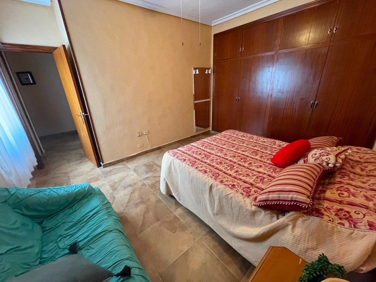 For sale - 5 Bedroom 2 Bathroom House - Detached Villa in San Miguel de Salinas - San Miguel de Salinas Centro  - Alicante