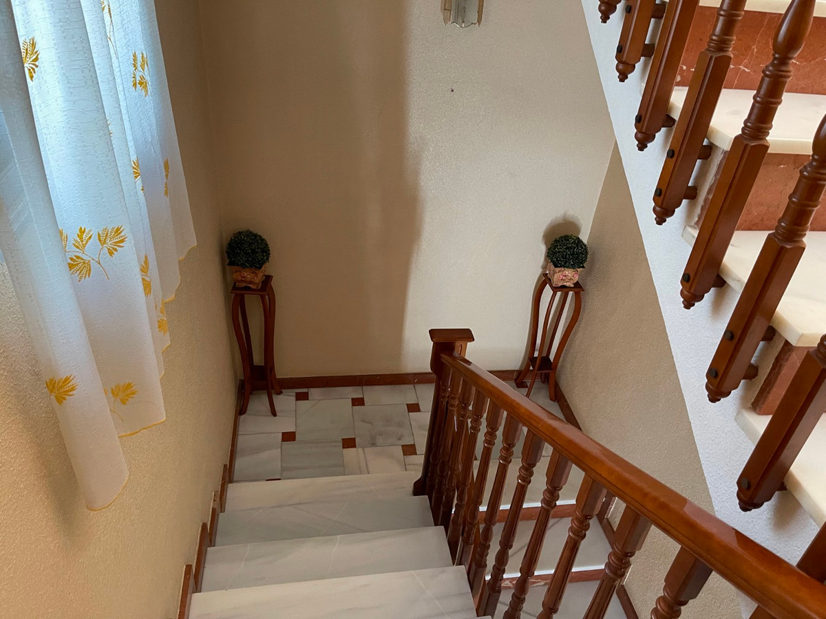 For sale - 5 Bedroom 2 Bathroom House - Detached Villa in San Miguel de Salinas - San Miguel de Salinas Centro  - Alicante