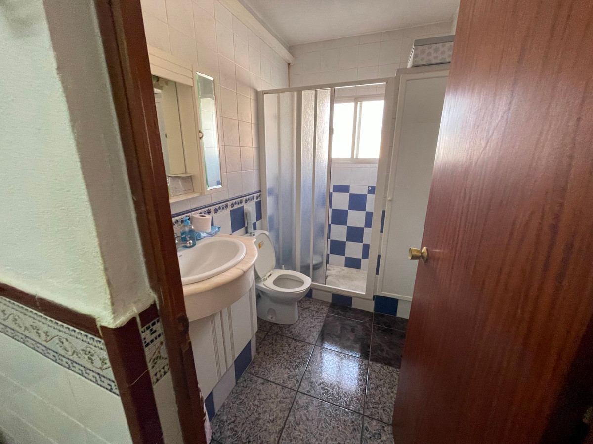 For sale - 5 Bedroom 2 Bathroom House - Detached Villa in San Miguel de Salinas - San Miguel de Salinas Centro  - Alicante