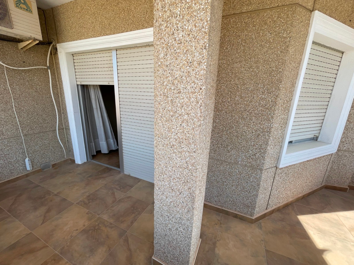 For sale - 5 Bedroom 2 Bathroom House - Detached Villa in San Miguel de Salinas - San Miguel de Salinas Centro  - Alicante
