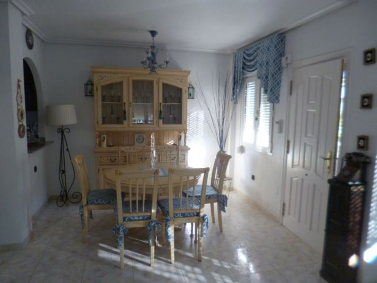 For sale - 3 Bedroom 2 Bathroom House - Detached Villa in Orihuela - Playa Flamenca  - Alicante