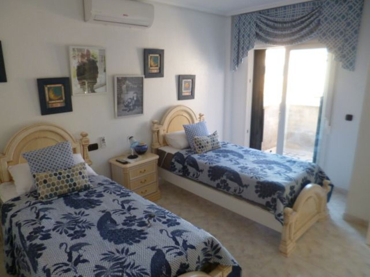 For sale - 3 Bedroom 2 Bathroom House - Detached Villa in Orihuela - Playa Flamenca  - Alicante