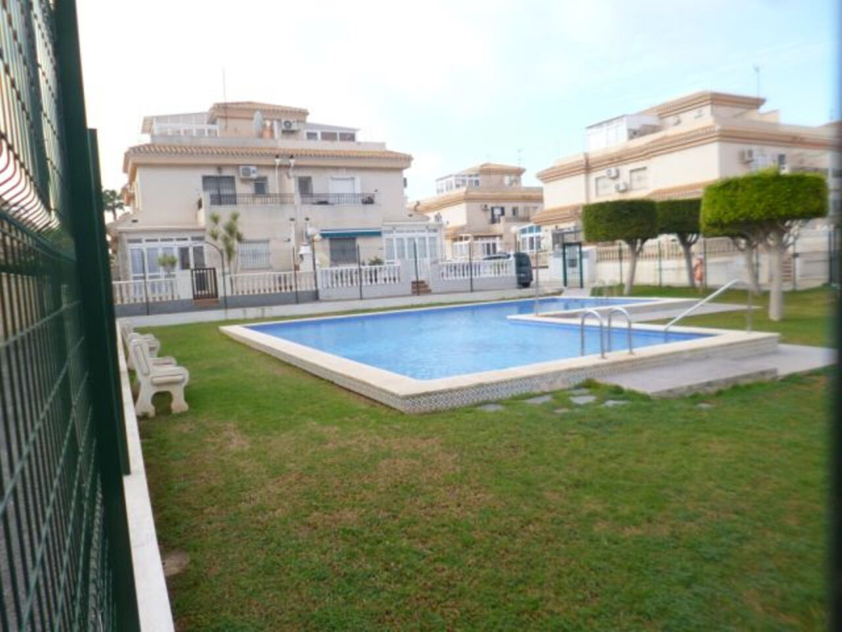 For sale - 3 Bedroom 2 Bathroom House - Detached Villa in Orihuela - Playa Flamenca  - Alicante