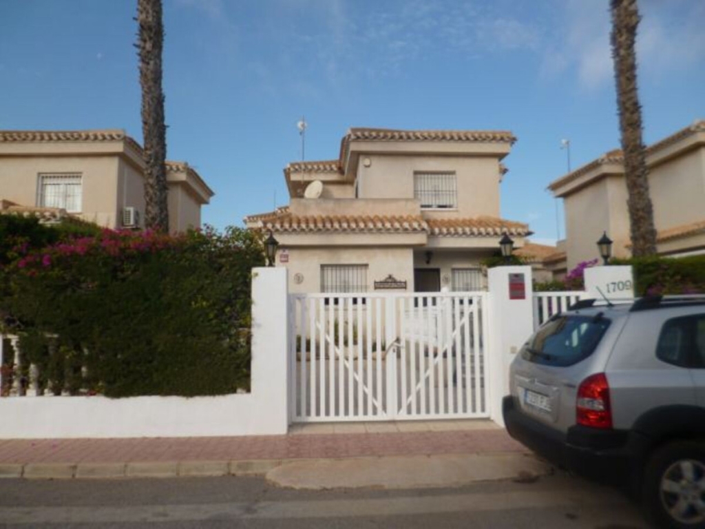 3 Bedroom 2 Bathroom House - Detached Villa in Orihuela