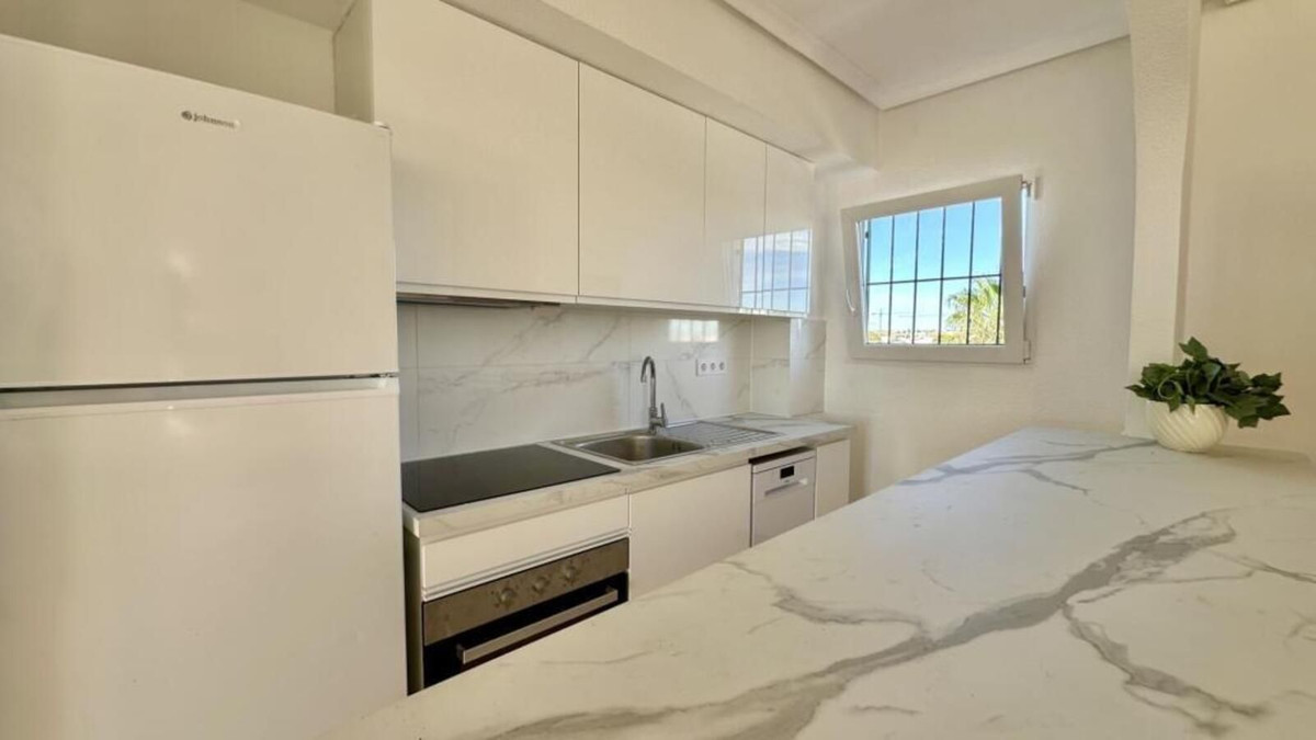For sale - 2 Bedroom 2 Bathroom Apartment - Penthouse in Torrevieja - Torrevieja Centro  - Alicante