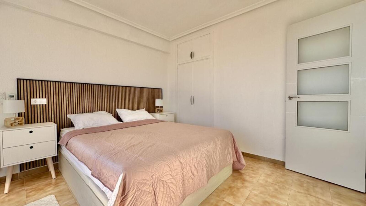 For sale - 2 Bedroom 2 Bathroom Apartment - Penthouse in Torrevieja - Torrevieja Centro  - Alicante