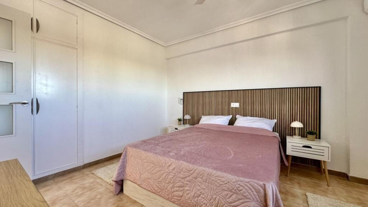 For sale - 2 Bedroom 2 Bathroom Apartment - Penthouse in Torrevieja - Torrevieja Centro  - Alicante