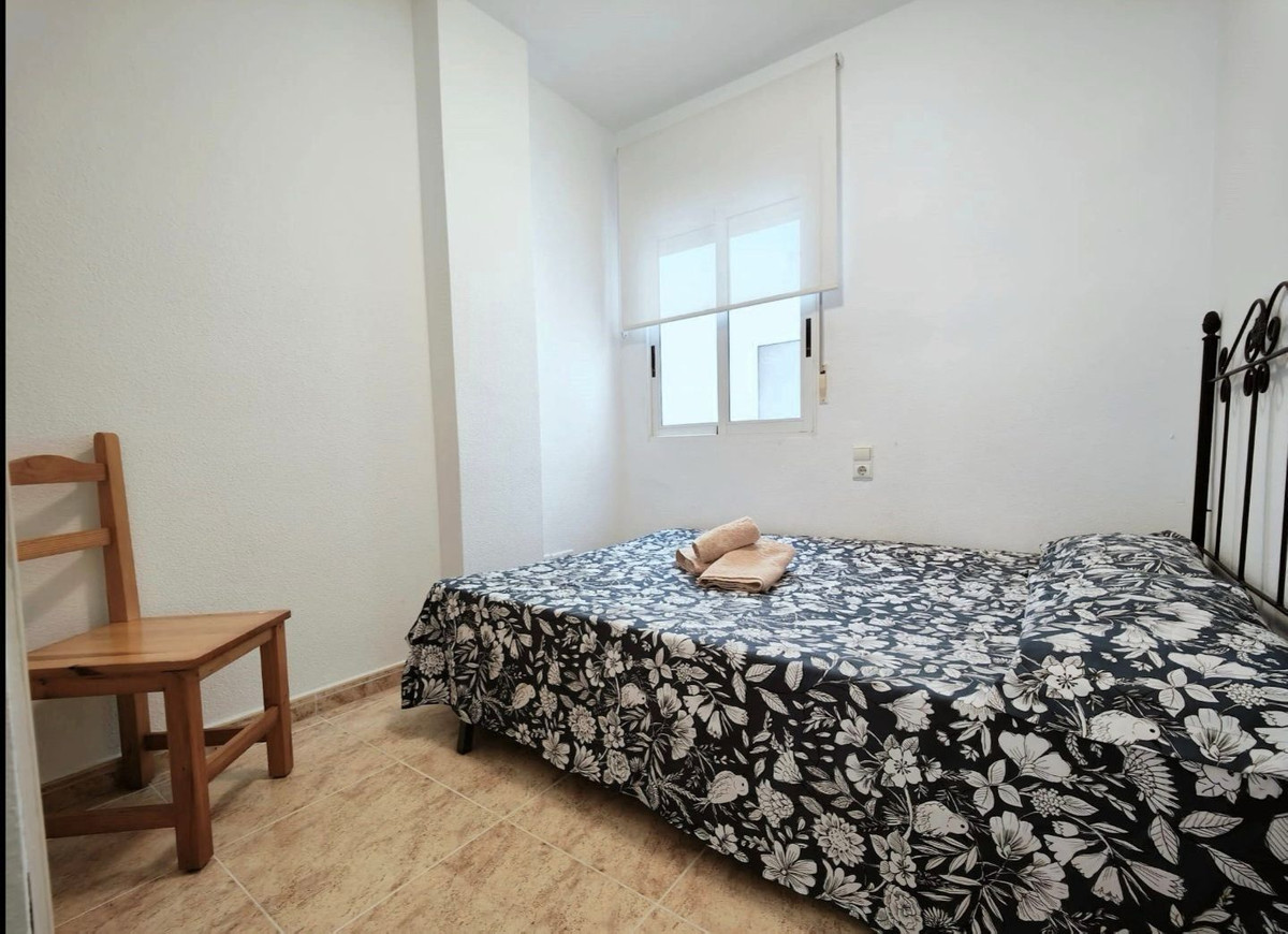 For sale - 2 Bedroom 1 Bathroom Apartment - Middle Floor Apartment in Torrevieja - Torrevieja Centro  - Alicante