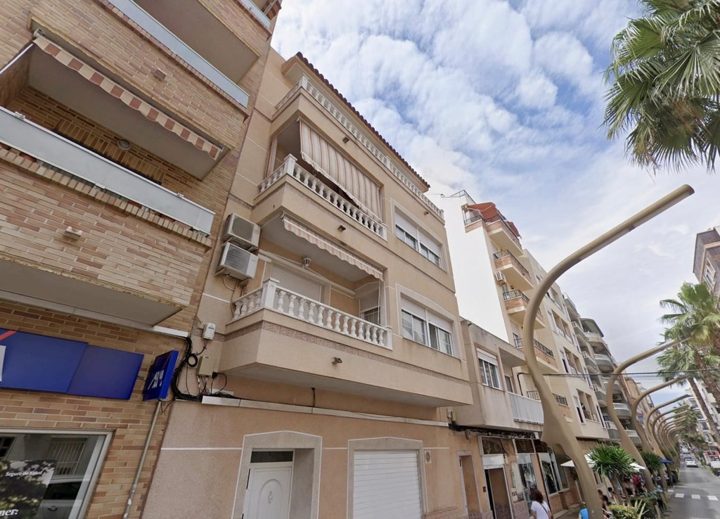 2 Bedroom 1 Bathroom Apartment - Middle Floor Apartment in Torrevieja