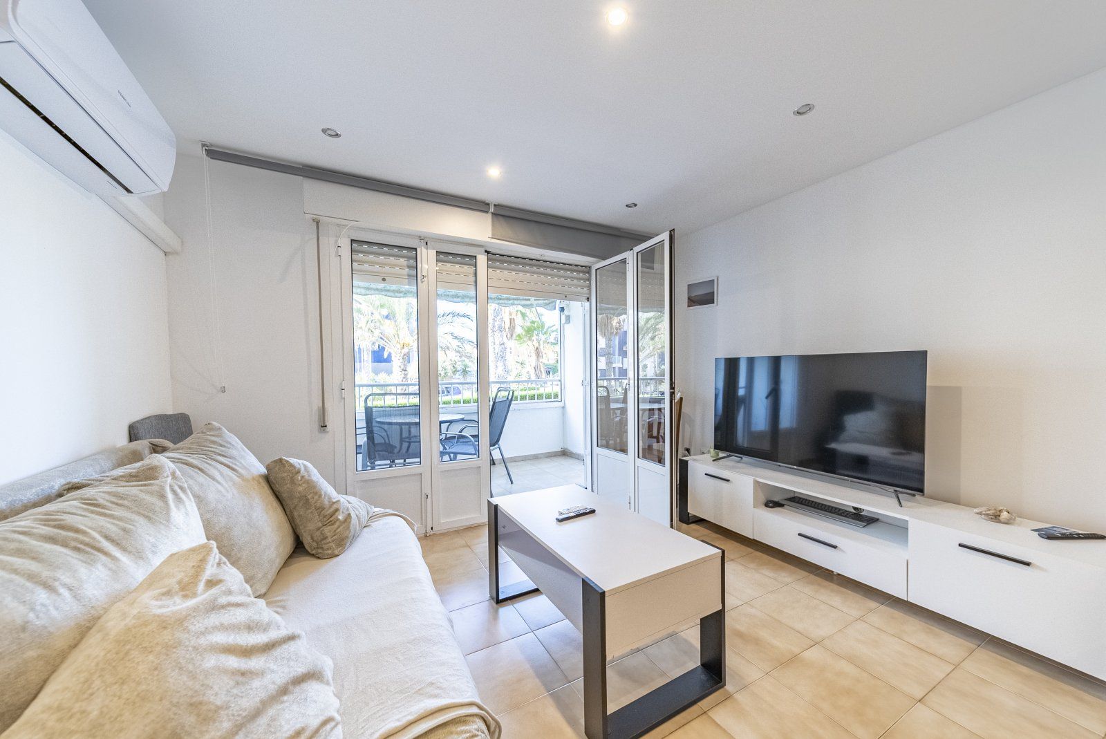 For sale - 2 Bedroom 1 Bathroom Apartament in Punta Prima - Rocio Del Mar  - Alicante