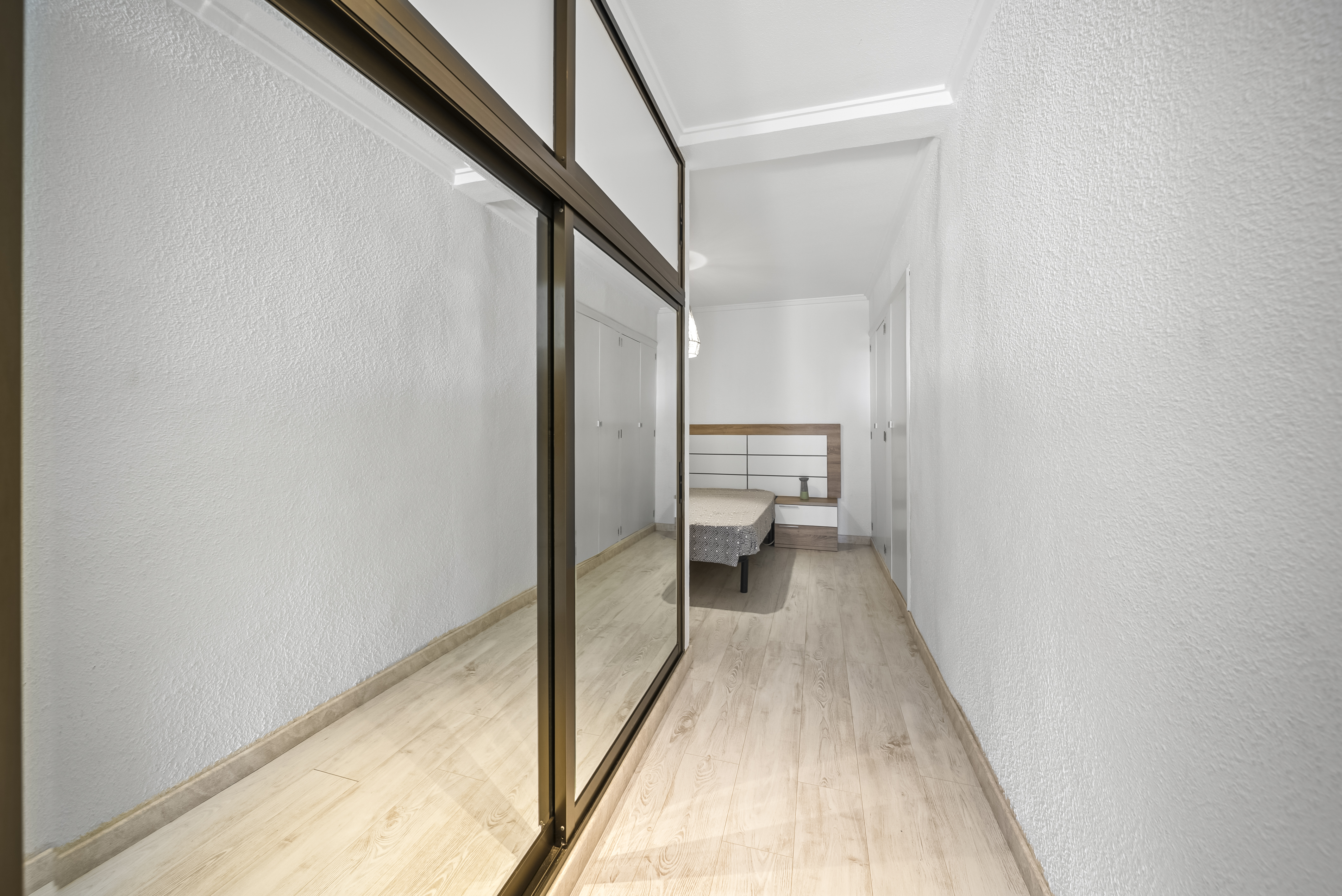 For sale - 2 Bedroom 1 Bathroom Apartament in Torrevieja - Puerto  - Alicante