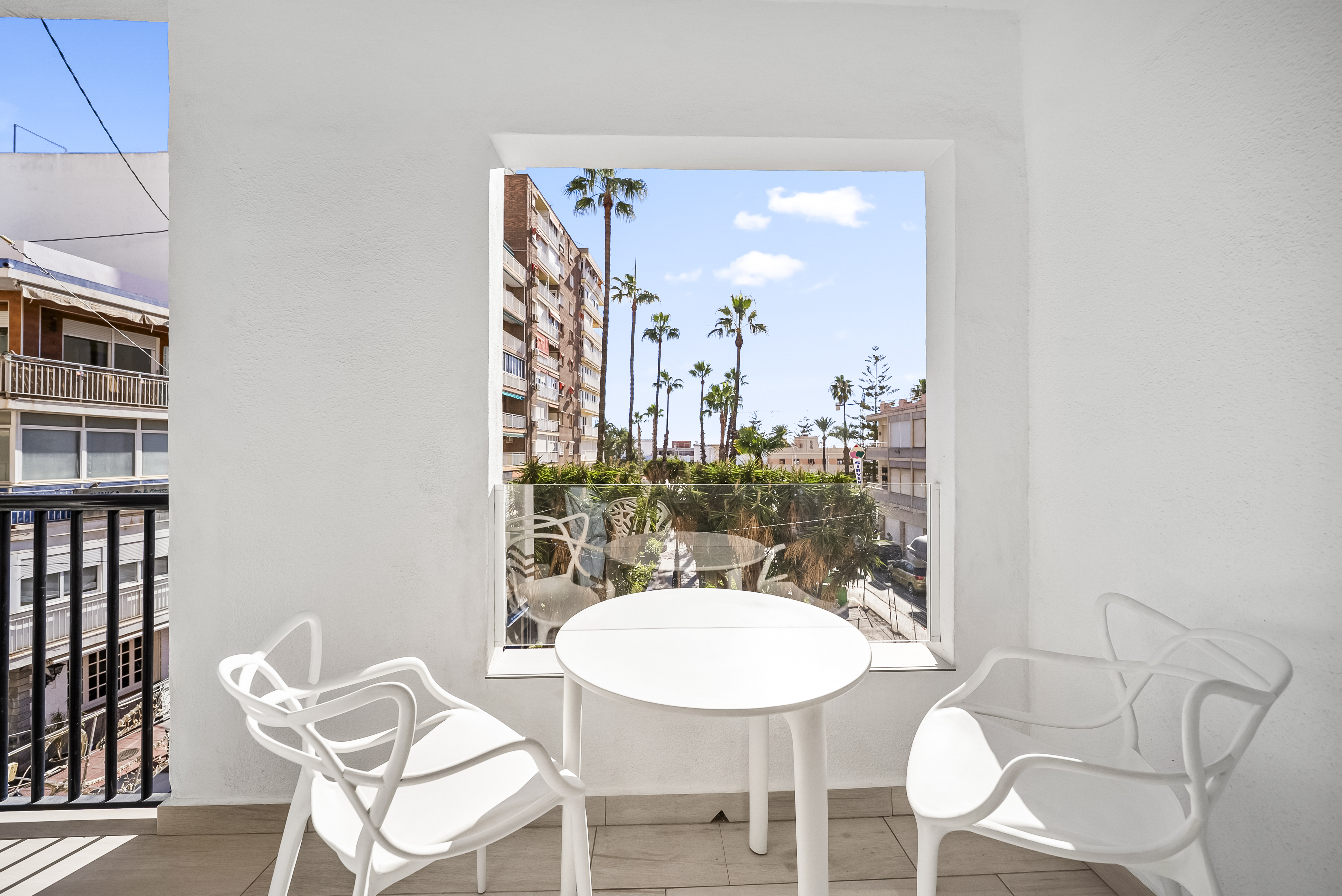 For sale - 2 Bedroom 1 Bathroom Apartament in Torrevieja - Puerto  - Alicante