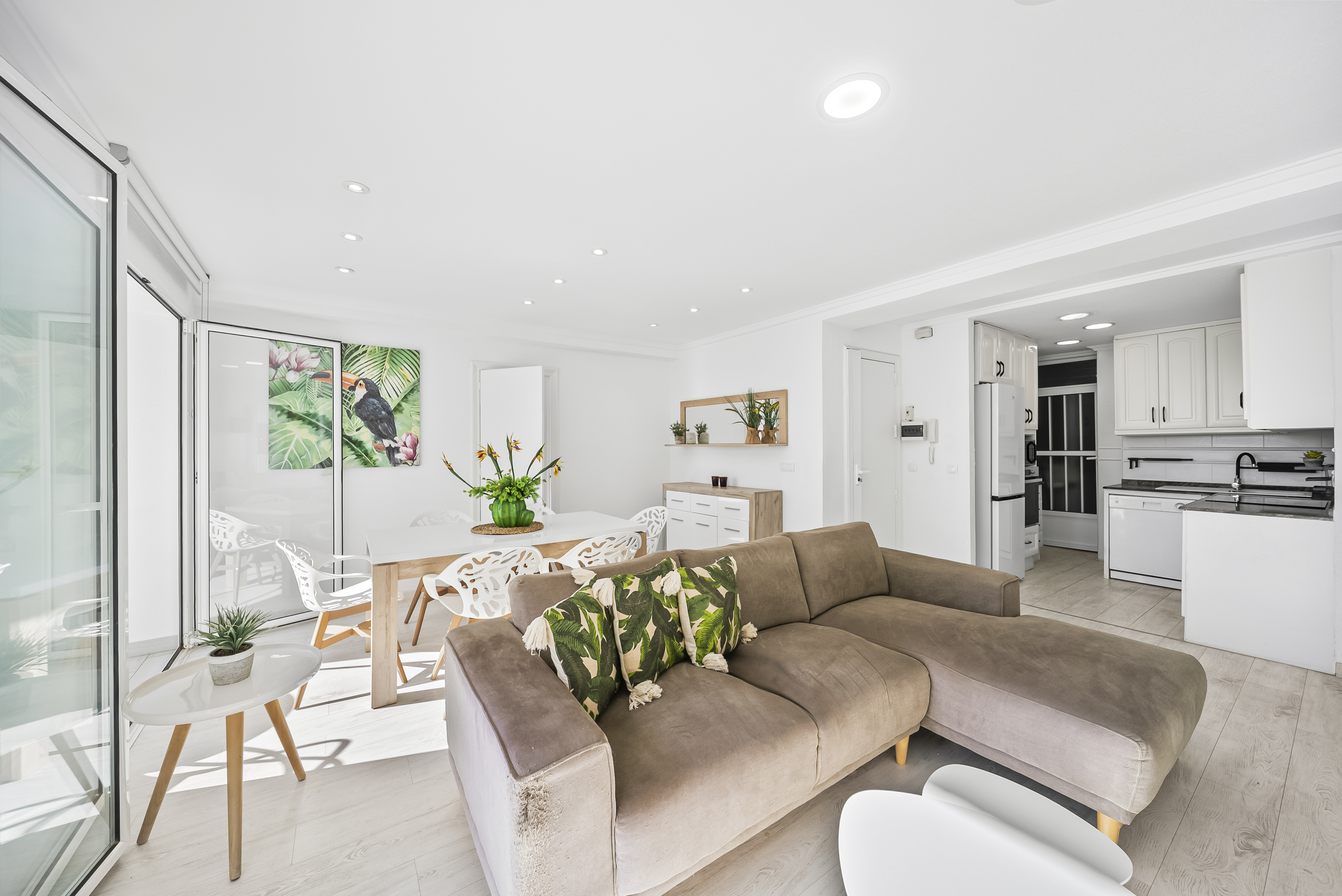 For sale - 2 Bedroom 1 Bathroom Apartament in Torrevieja - Puerto  - Alicante