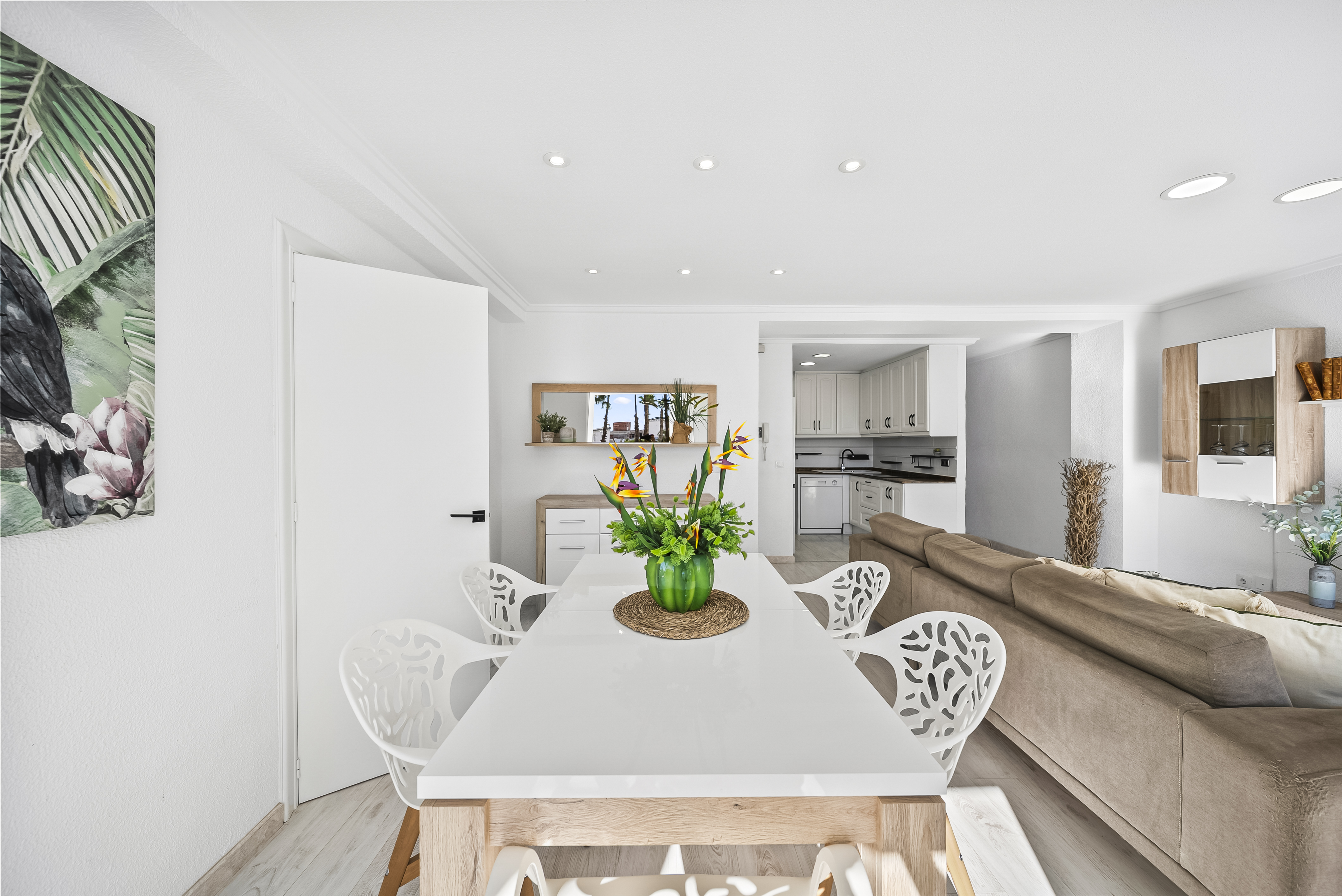 For sale - 2 Bedroom 1 Bathroom Apartament in Torrevieja - Puerto  - Alicante