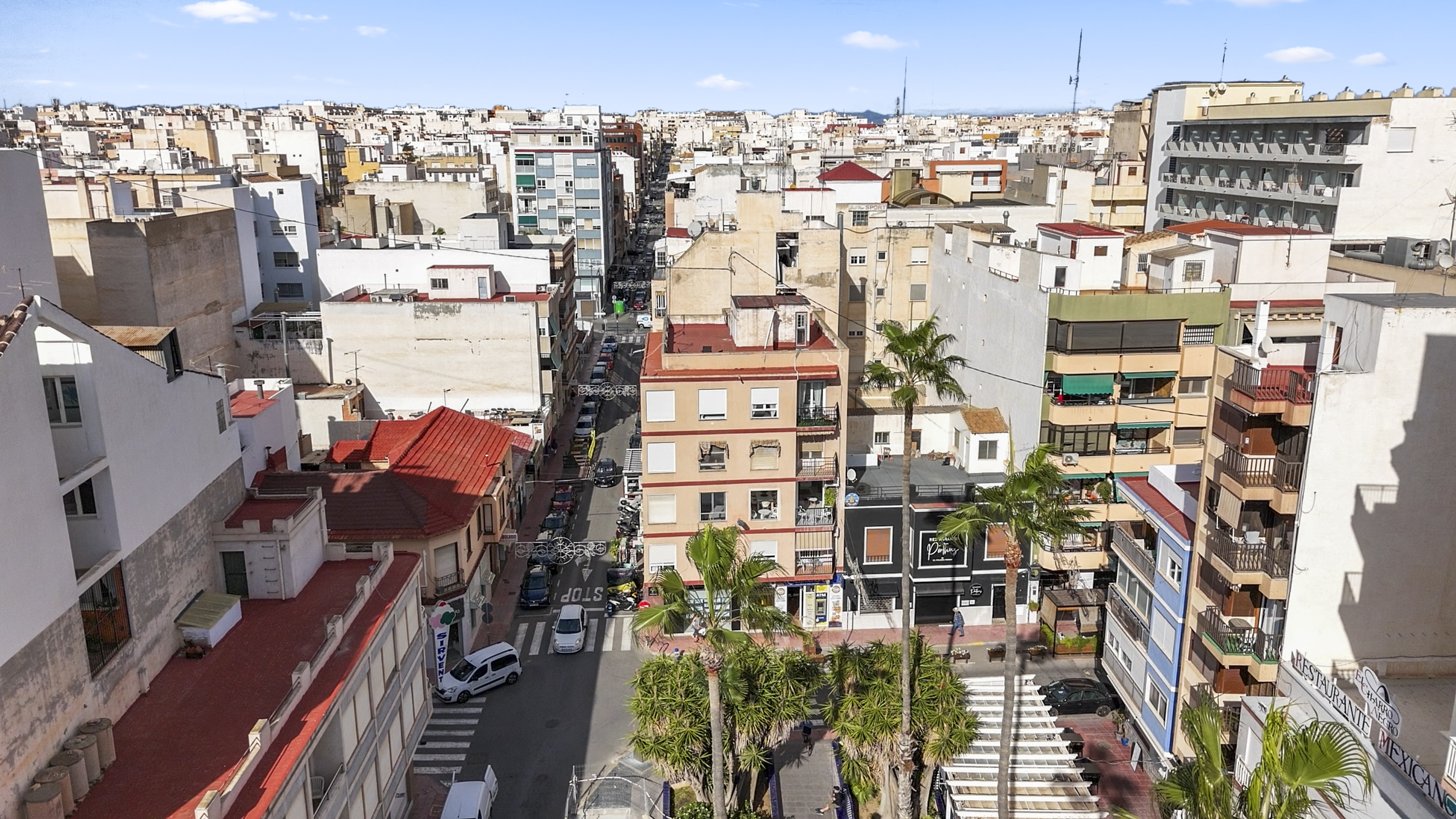 For sale - 2 Bedroom 1 Bathroom Apartament in Torrevieja - Puerto  - Alicante