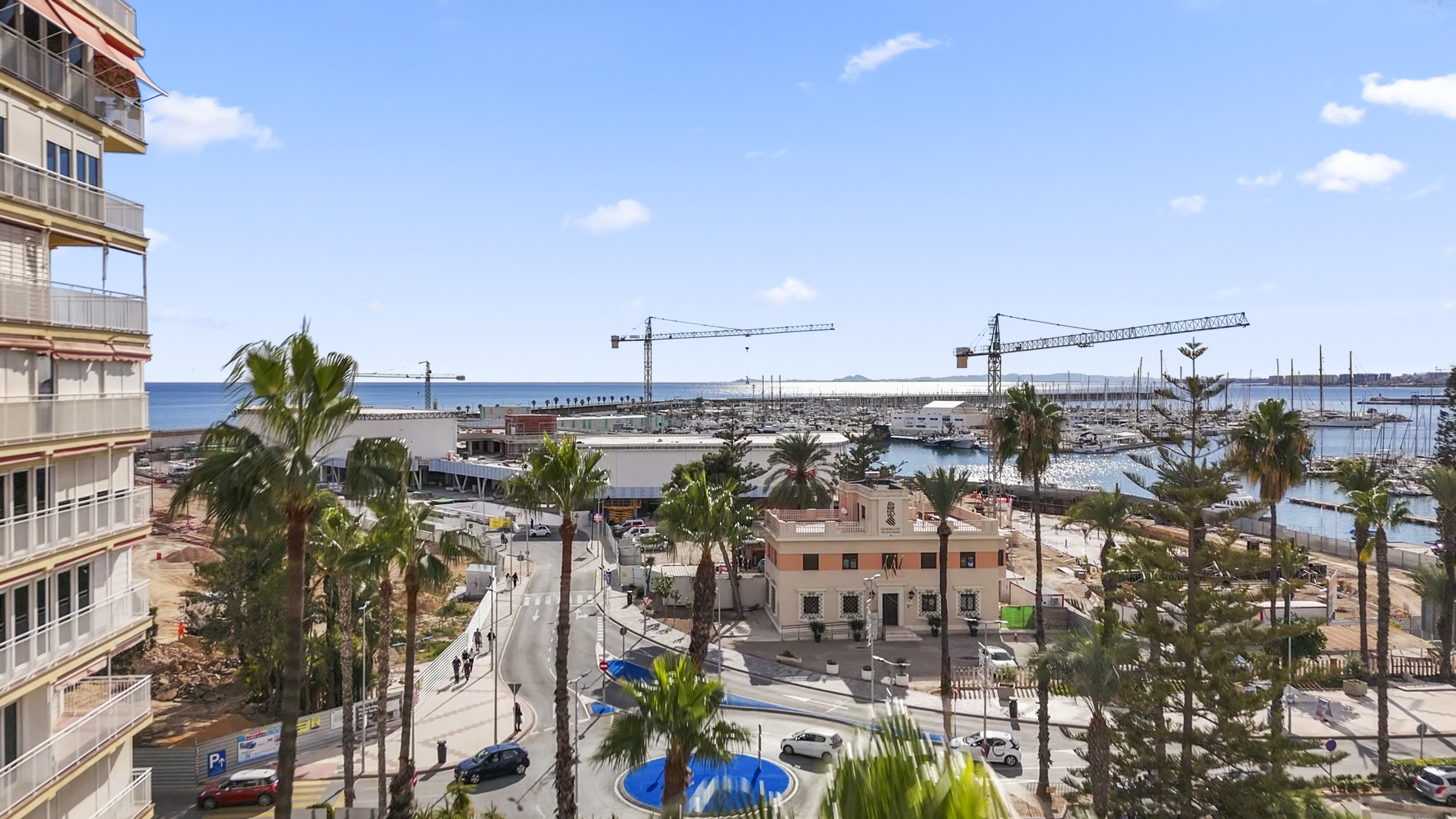 For sale - 2 Bedroom 1 Bathroom Apartament in Torrevieja - Puerto  - Alicante