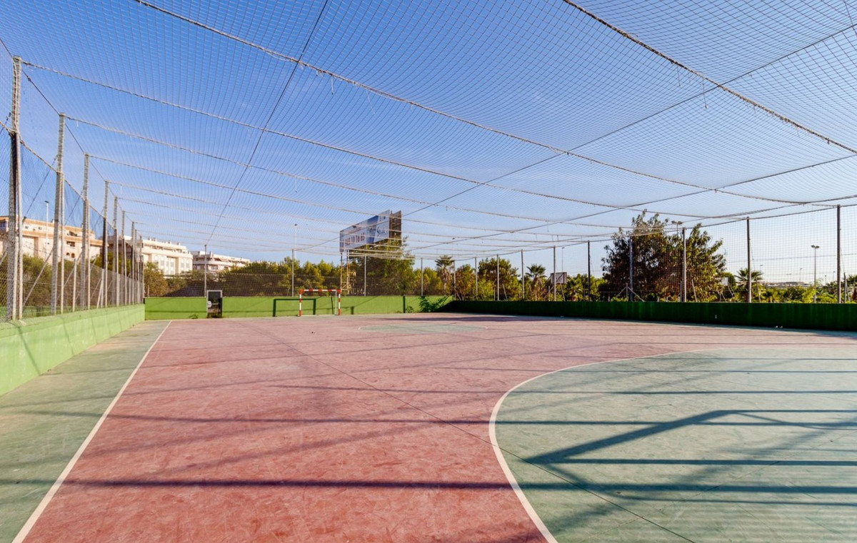 For sale - 3 Bedroom 1 Bathroom Apartment - Top Floor Apartment in Torrevieja - El Acequión - Los Náufragos  - Alicante