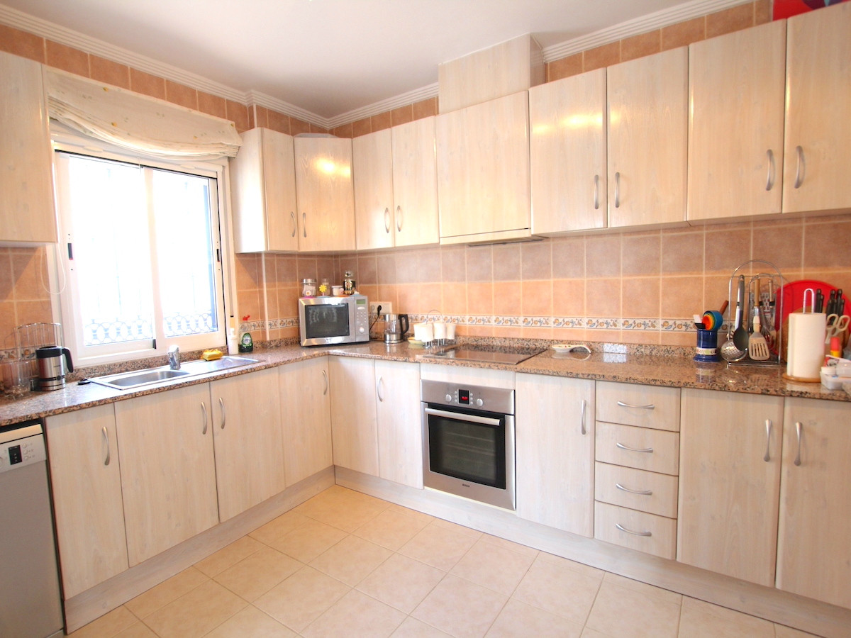 Sold - 5 Bedroom 5 Bathroom Detached Villa in Ciudad Quesada - Ciudad Quesada  - Alicante